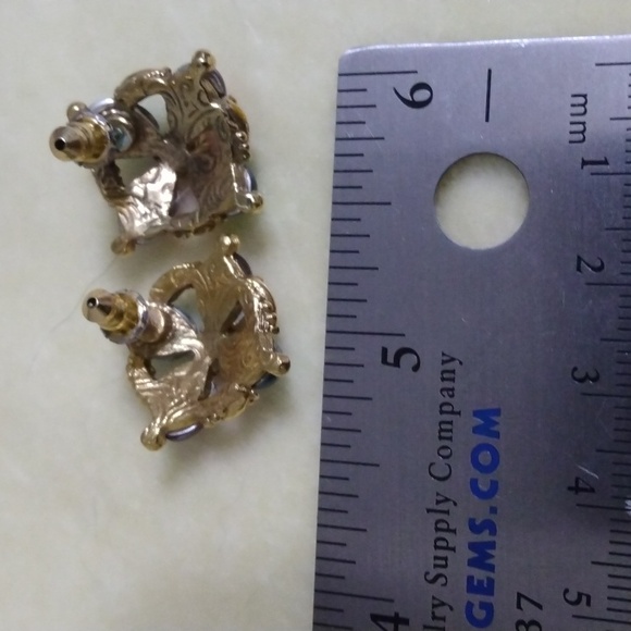 🔴3/$25 EUC JEWEL TONE EARRINGS FOR PIERCED EARS - Picture 3 of 3